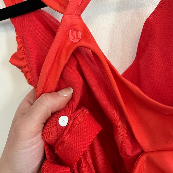 Lululemon Athletica Crossover Top with Built-in Bra - Picture 4 of 4
